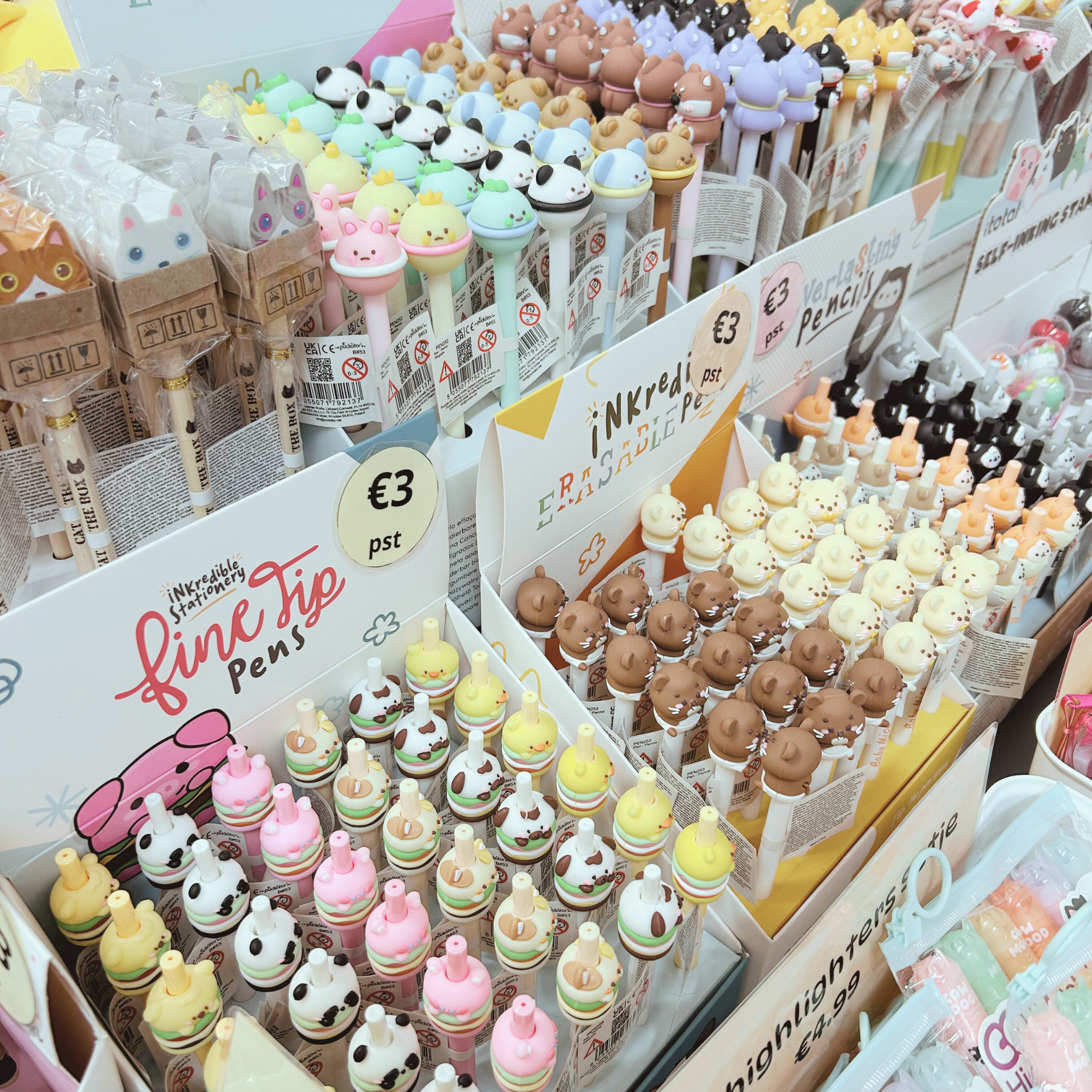 kawaii stationery blog afbeelding met schattige pennen, potloden en notitieblokken