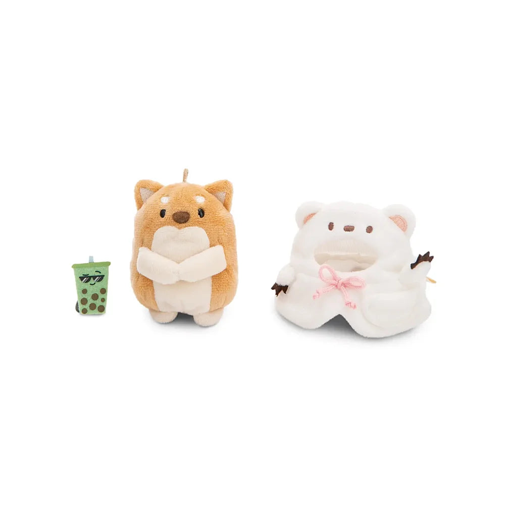 hiro de shiba inu in ijsbeerkostuum met roze strik en favoriete bubble tea