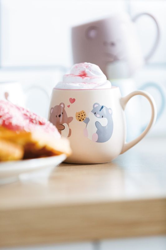 Kawaii eten & drinken collectie met kleurrijke waterflessen, bentoboxen en vrolijke mokken 🍱💧☕🌈