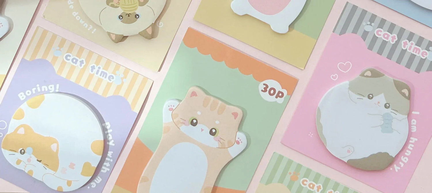 Vrolijke kawaii papierwaren collectie met schattige memoblokjes en kleurrijke notitieblokjes 📝🌸✨