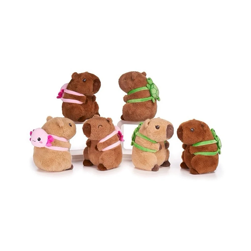 Capibara knuffels met rugzak – 6 kleurrijke, unieke varianten waaronder axolotl en schildpad. Schattige pluche voor jong en oud