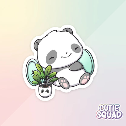 sleepy pandas sticker van cutiesquad met plantje en mint kussen
