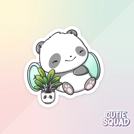 sleepy pandas sticker van cutiesquad met plantje en mint kussen